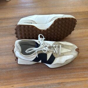 New Balance 327 Athletic Shoes